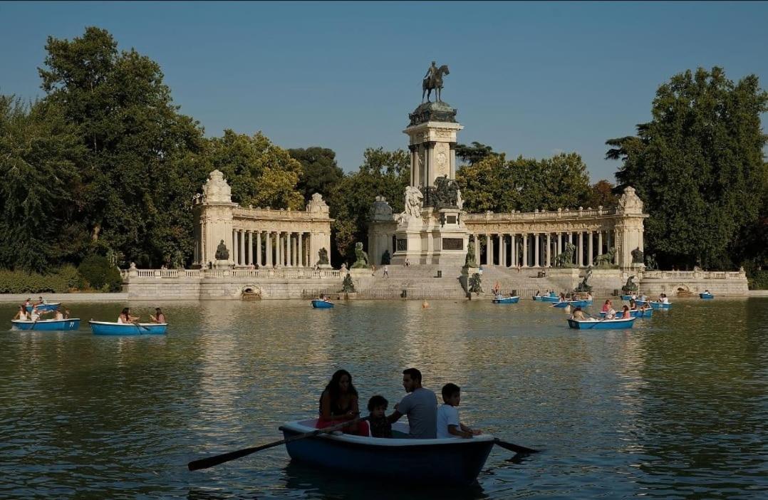 Hostal Vara Madrid Dış mekan fotoğraf