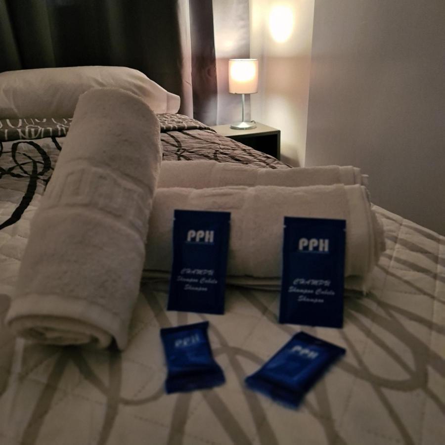 Hostal Vara Madrid Dış mekan fotoğraf