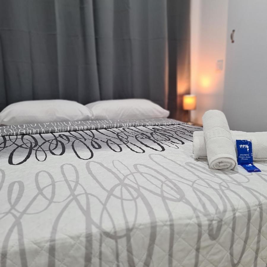 Hostal Vara Madrid Dış mekan fotoğraf